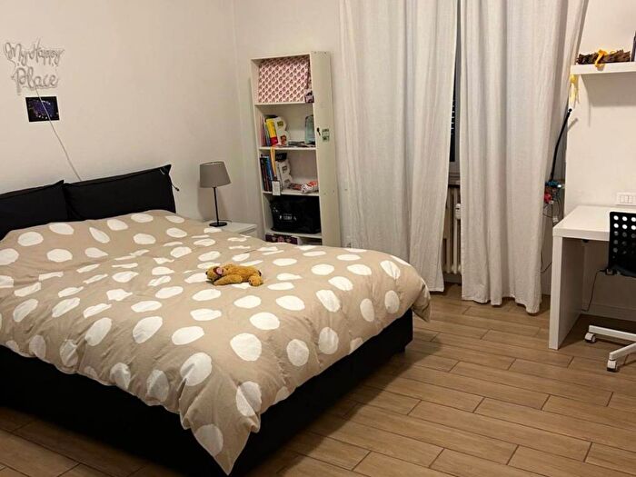 Appartamento con 5 locali in affitto in Via Guglielmo Corrado Röntgen, Bocconi, Milano