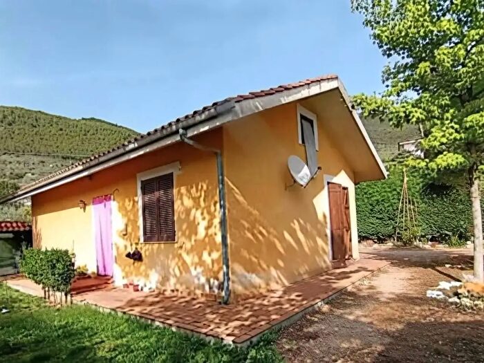 Casa quadrilocale in vendita in Via Fontana Scurano Snc, Alatri