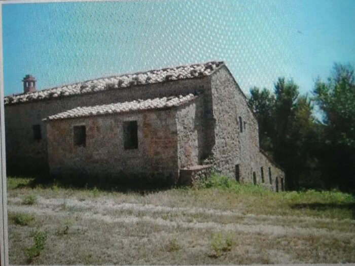 Casa con 10 locali in vendita in Radicondoli