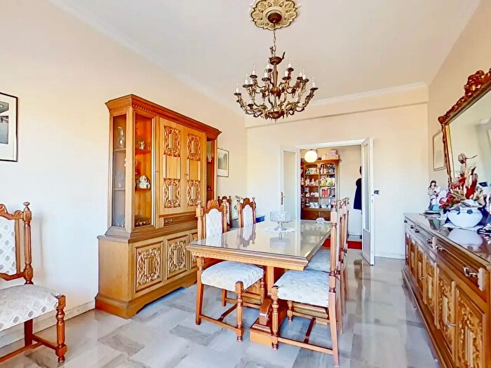 Appartamento trilocale in vendita in Via dellAquila Reale, Roma