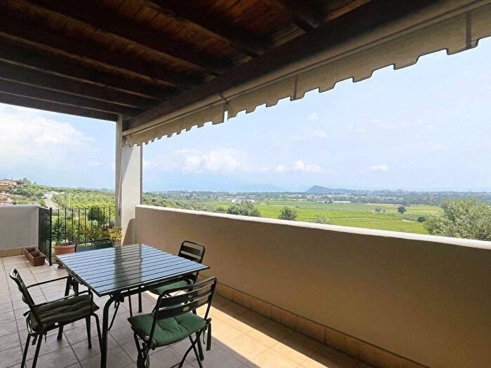 Appartamento trilocale in affitto in Via del Bobbio, Polpenazze del Garda