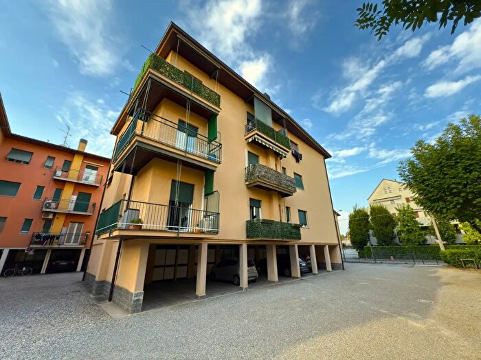 Appartamento quadrilocale in vendita in Via San Giovanni Bosco, Vimercate