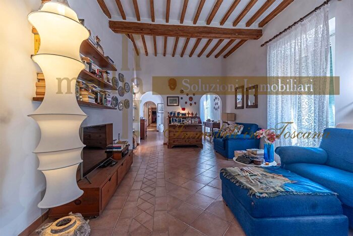 Appartamento con 6 locali in vendita in Livorno