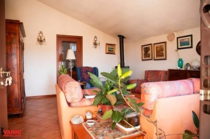 Appartamento quadrilocale in vendita in Via Montanara, Cecina