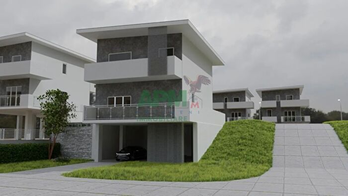 Casa quadrilocale in vendita in Mendicino