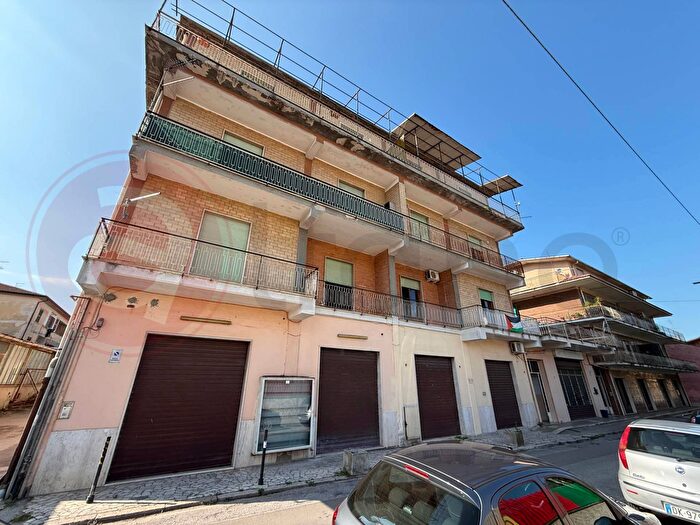 Appartamento con 7 locali in vendita in Via Vincenzo Pelagalli, Aquino