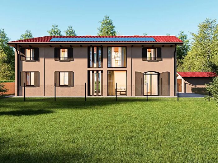 Casa con 6 locali in vendita in Via Buttieri, Cento