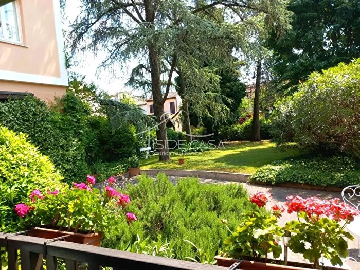 Casa con 10 locali in vendita in Mantova
