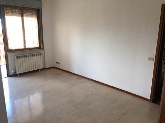 Appartamento trilocale in vendita in Via Guerciotti, Legnano