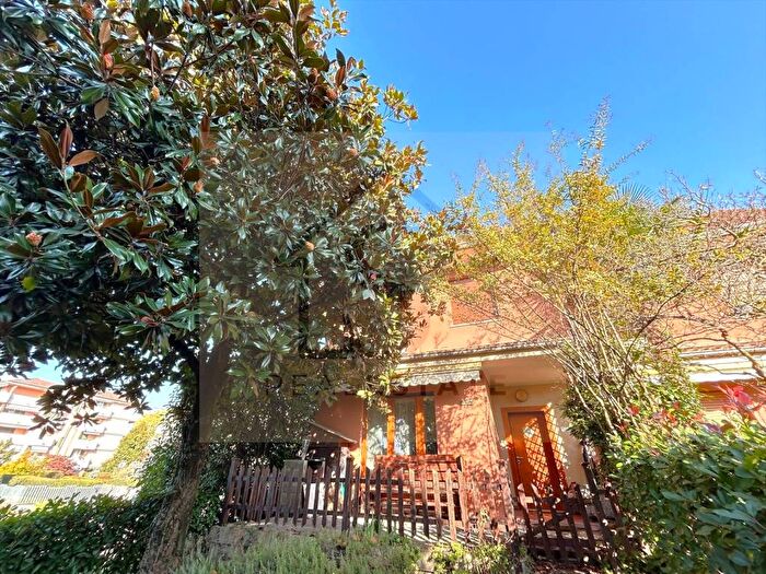 Casa quadrilocale in affitto in Via Isonzo, Usmate, Usmate Velate