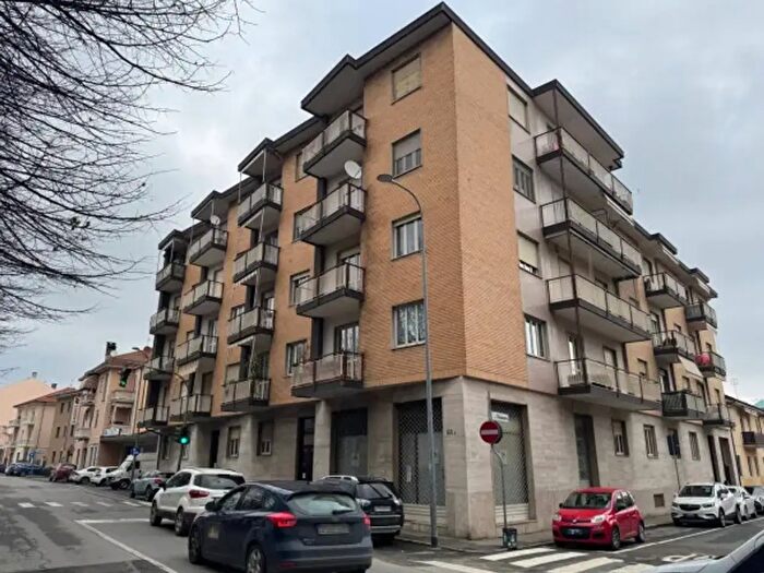 Appartamento trilocale in vendita in Via Saluzzo, Pinerolo