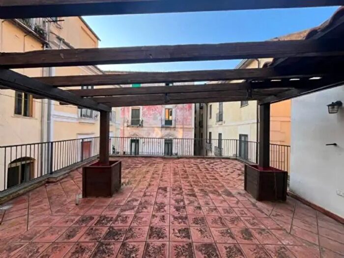 Appartamento bilocale in vendita in Via Porta Rateprandi, Salerno