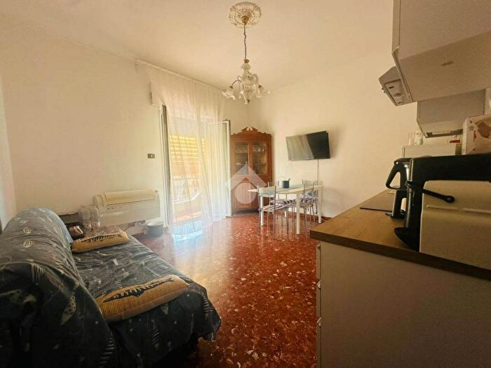 Appartamento trilocale in affitto in Via Lazio, Centro, Ladispoli