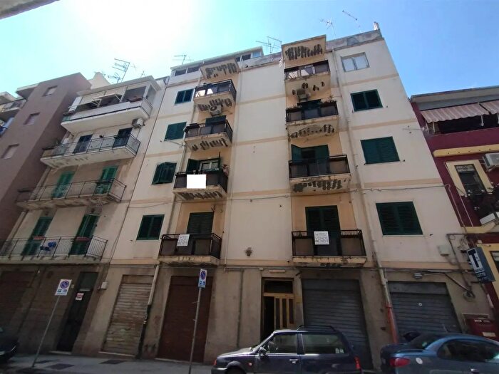 Appartamento trilocale in vendita in Via Palermo, Messina