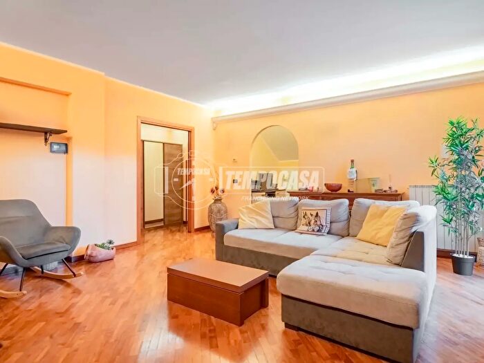 Casa con 6 locali in vendita in Via Marilyn Monroe, Roma