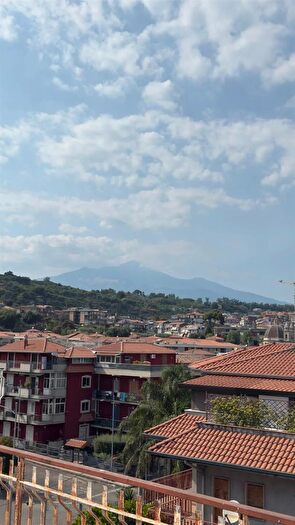 Appartamento con 5 locali in vendita in Aci Catena