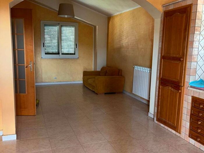 Appartamento trilocale in affitto in Via Federico De Roberto, Trecastagni