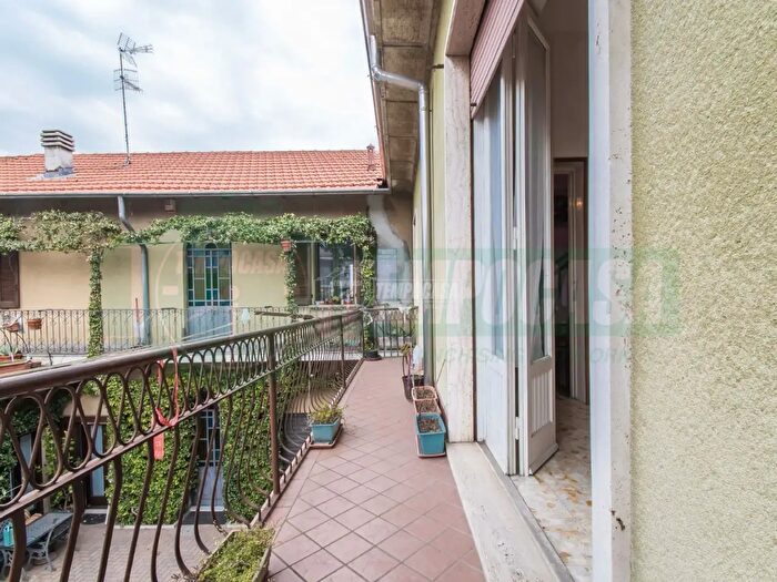 Appartamento con 6 locali in vendita in Via Armando Diaz, Olgiate Olona