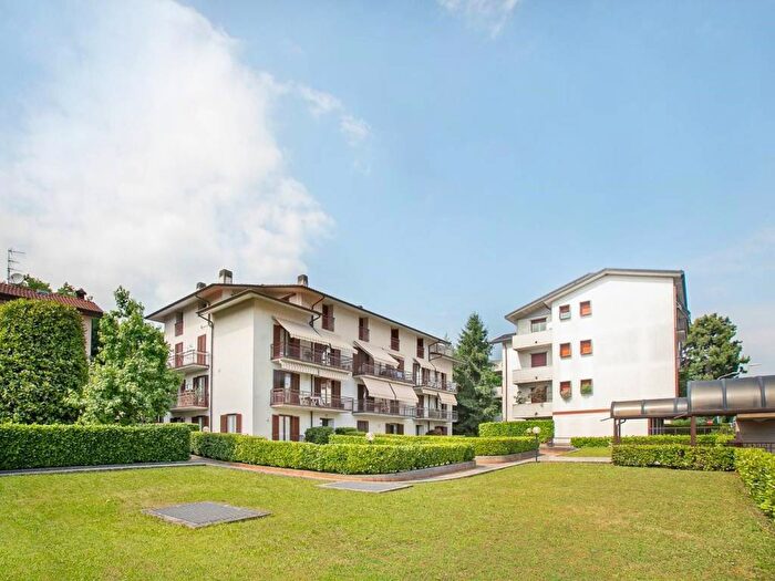 Casa trilocale in affitto in Via Benigno Crespi, Centro, Albino