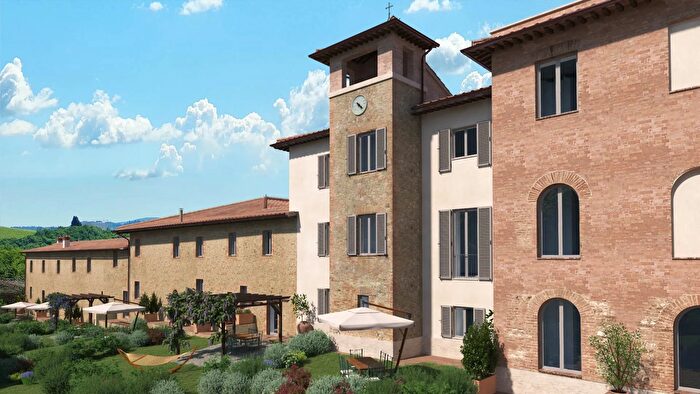 Appartamento con 10 locali in vendita in Siena