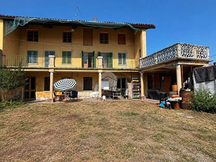 Casa con 5 locali in vendita in Via Cigliano, Ivrea