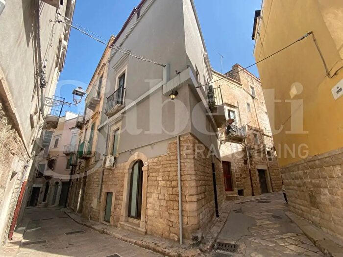 Appartamento trilocale in vendita in Via Calderisi, Andria