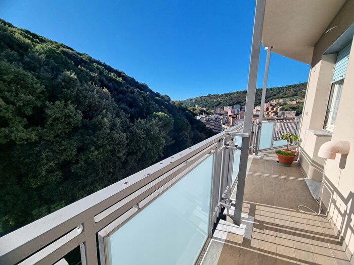 Appartamento con 7 locali in vendita in Via Tortona, Genova