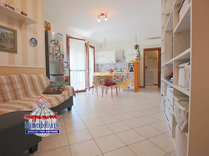 Appartamento quadrilocale in vendita in Via Ariosto, Cento