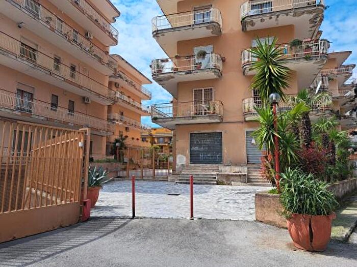 Appartamento con 6 locali in vendita in Via Roma, Maddaloni