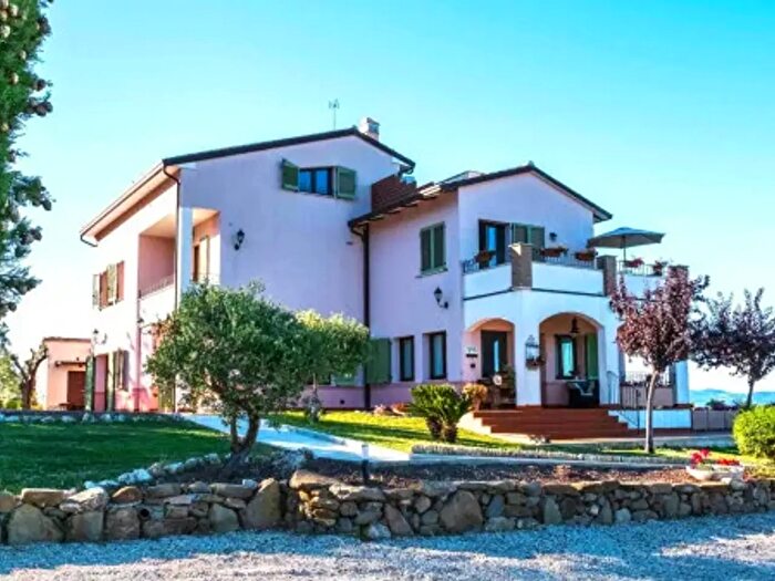 Casa con 6 locali in vendita in Vocabolo Conversino, Cannara