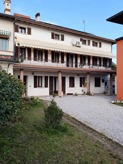 Casa con 12 locali in vendita in Corso Italia, Ronchis