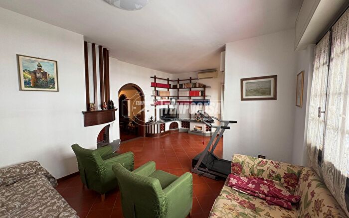 Casa trilocale in vendita in Via Giacomo Puccini, Viareggio