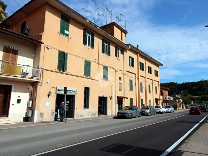 Appartamento trilocale in vendita in Via Sr, Poggio Mirteto