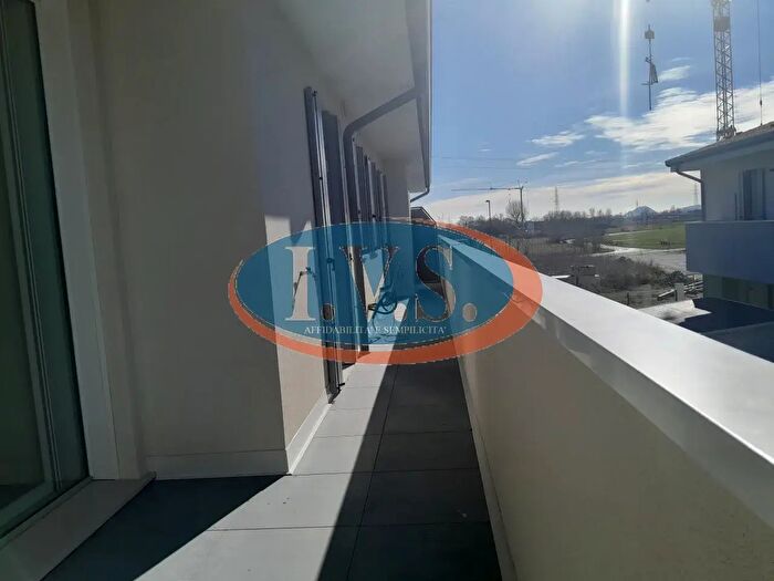 Appartamento trilocale in vendita in Via d Cattaneo, Montegalda