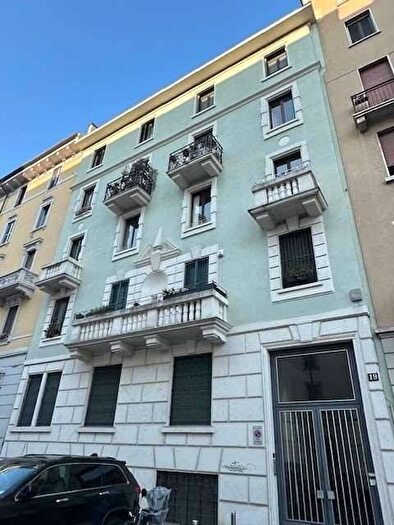 Appartamento trilocale in affitto in Via Mantova, Porta Romana Medaglie dOro, Milano