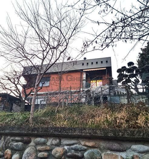 Casa con 10 locali in vendita in Via Bettoni, Almenno San Bartolomeo