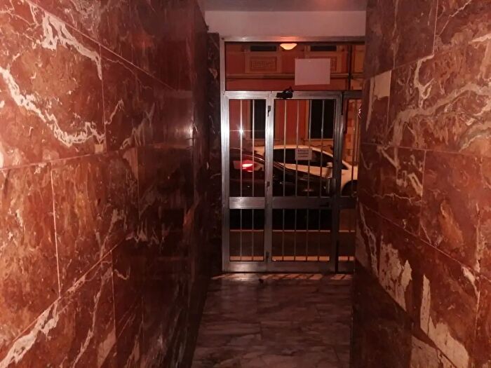 Appartamento trilocale in vendita in Via Bengasi, Livorno