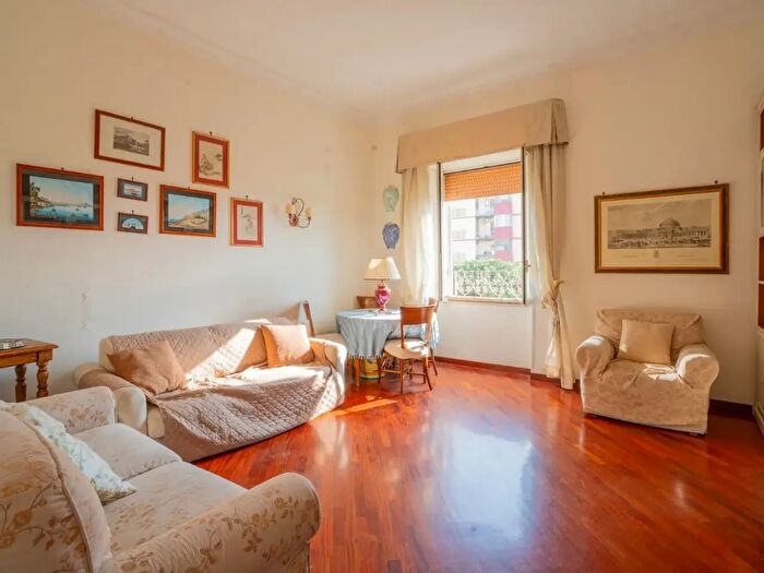 Appartamento quadrilocale in vendita in Viale di Augusto, Napoli