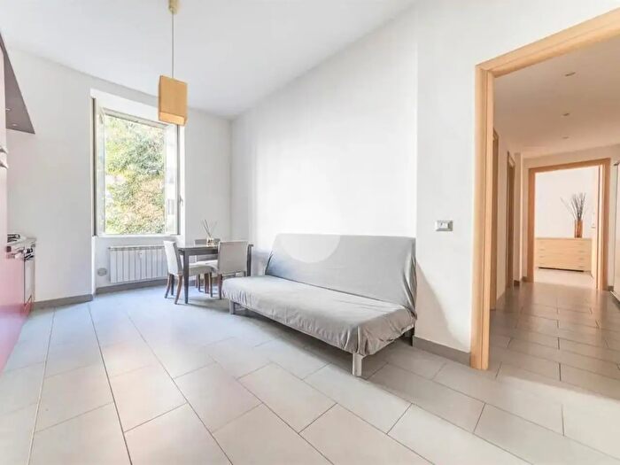 Appartamento trilocale in vendita in Via Francesco Valesio, Roma
