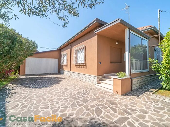 Casa con 5 locali in vendita in Cesena