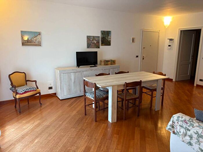 Appartamento quadrilocale in affitto in Piazza Golgi, Centro, Arenzano