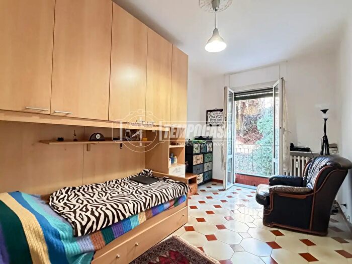 Appartamento con 5 locali in vendita in Via Andrea Podestà, Genova