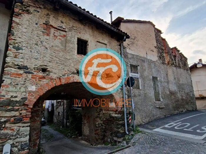 Casa con 6 locali in vendita in Via Peroldrado, Caprie