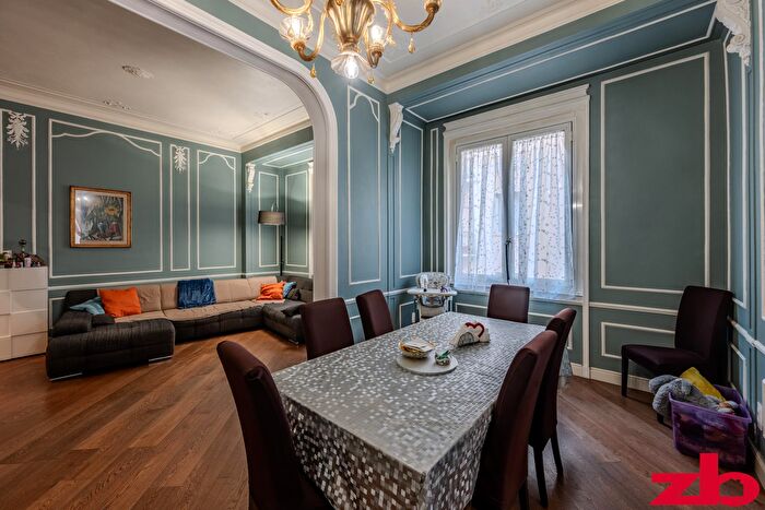 Appartamento con 9 locali in vendita in Via Granello, Genova