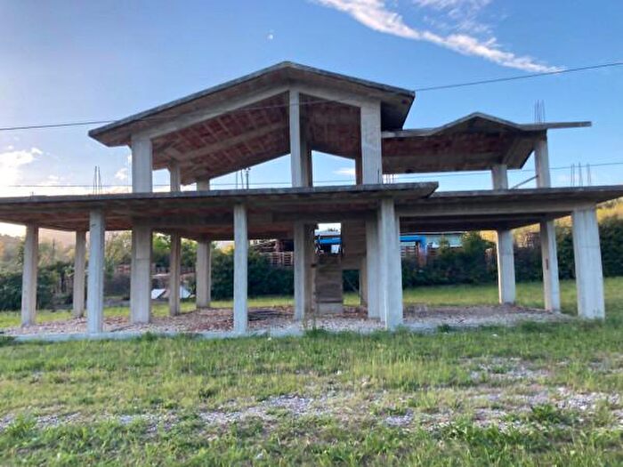 Casa con 5 locali in vendita in Via Isola Tocca, Cervaro