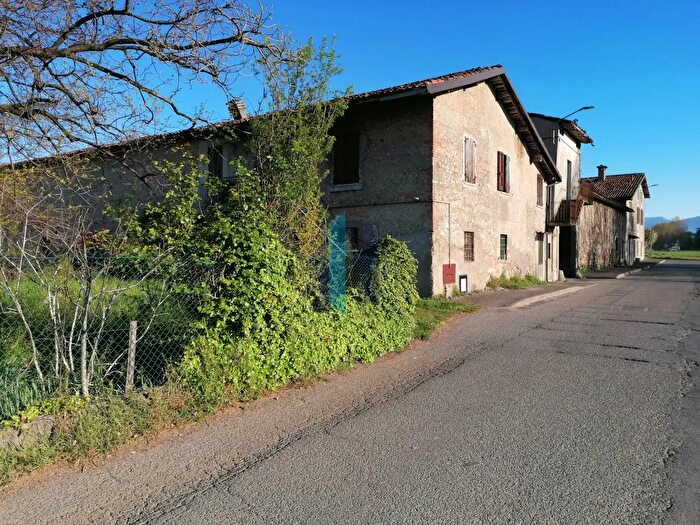 Casa quadrilocale in vendita in Travagliato