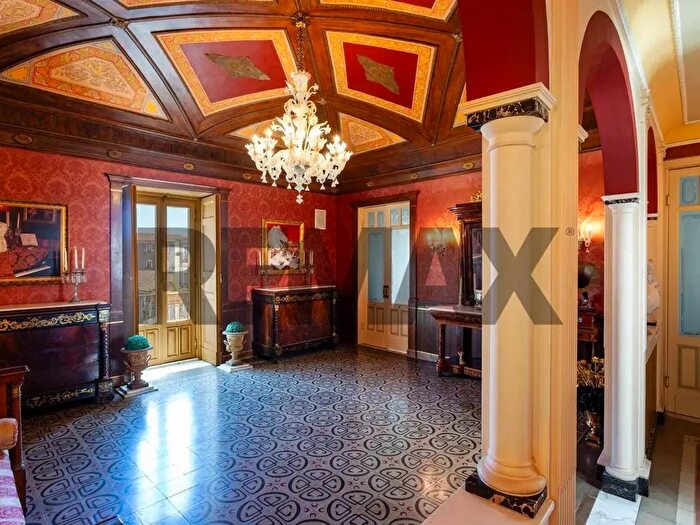 Appartamento con 9 locali in vendita in Via Monsignor Ventimiglia, Catania