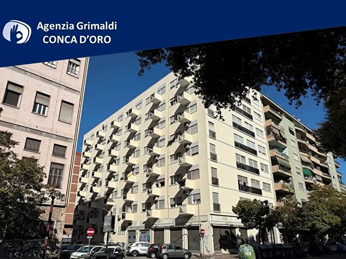 Appartamento trilocale in vendita in Viale Guglielmo Marconi, Roma