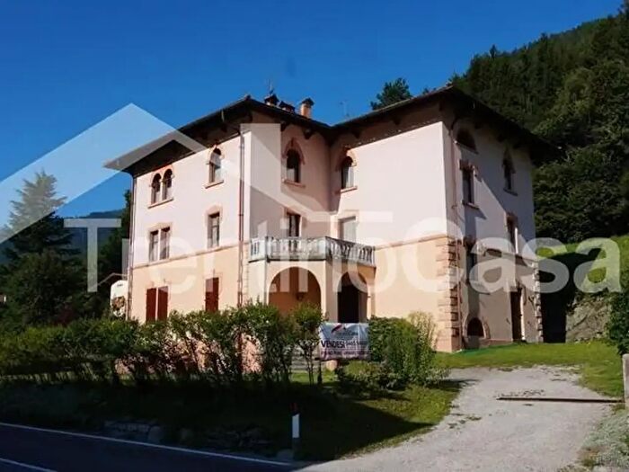Casa con 15 locali in vendita in Via Nazionale, Porte di Rendena