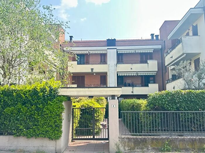 Appartamento trilocale in vendita in Via Martiri delle Foibe, Desio
